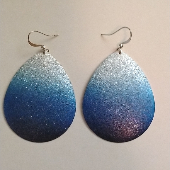 4/$20❤️ Ladies Ombre Earrings Set - Picture 2 of 3